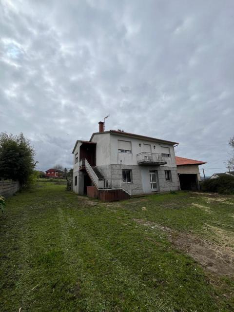 CASA UNIFAMILIAR EN BEMBRIVE VIGO