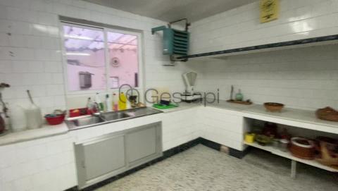 EDIFICIO CON GRAN POTENCIAL EN SAN VICENTE DO GROVE