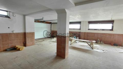 CHALET DE PIEDRA EN CONSTRUCCION ZONA CARABUXEIRA - SANXENXO