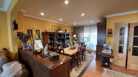 CHALET ADOSADO EN MIRAFLORES SANXENXO