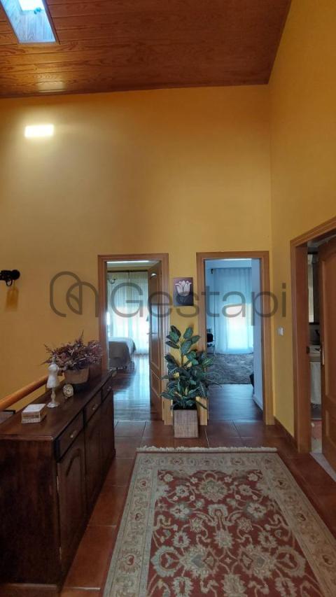 CHALET ADOSADO EN MIRAFLORES SANXENXO