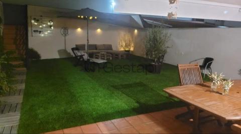 CHALET ADOSADO EN MIRAFLORES SANXENXO