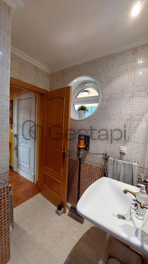 CHALET ADOSADO EN MIRAFLORES SANXENXO
