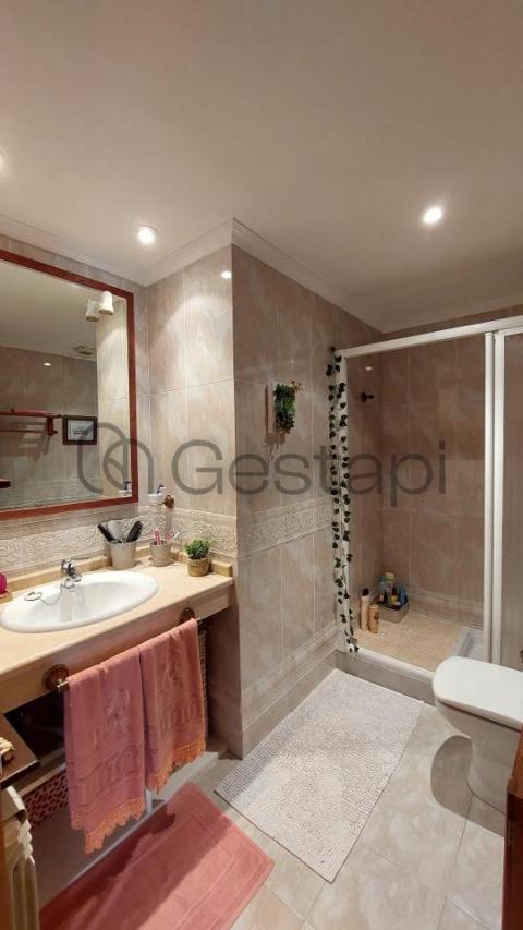CHALET ADOSADO EN MIRAFLORES SANXENXO