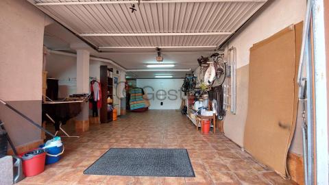 CHALET ADOSADO EN MIRAFLORES SANXENXO