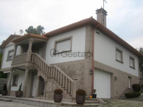 CASA - CHALET UNIFAMILIAR EN PONTECESURES