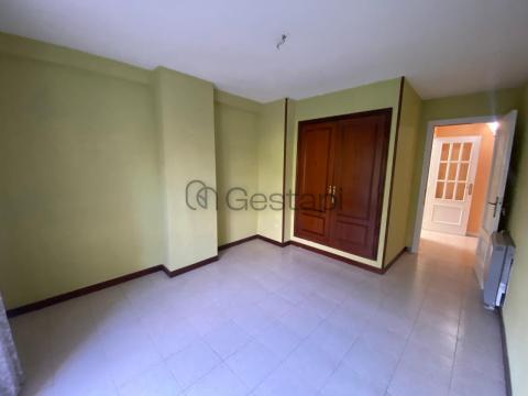 PISO 3 HABITACIONES C/ VIGO