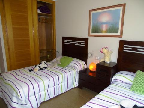 AMPLIO Y LUMINOSO PISO EN SANXENXO - CALLE PROGRESO