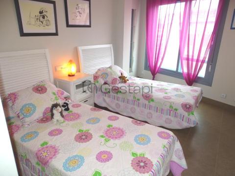 AMPLIO Y LUMINOSO PISO EN SANXENXO - CALLE PROGRESO