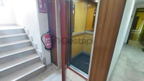 ÁTICO EN COMBARRO CON PLAZA PARA YATE Y ACCESO DIRECTO A LA PLAYA